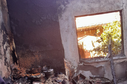 Kütahya'da korkutan yangın: Ev kullanılamaz hale geldi