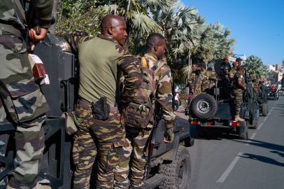 Madagaskar'da ordu yönetime el koydu