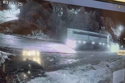 Şerit ihlali yapan kamyon kazaya neden oldu