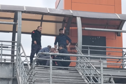İnegöl’de üst geçitte intihar girişimi: Polis ikna etti