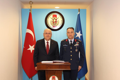 Milli Savunma Bakanı Güler NATO Karargahı'nda