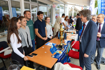 BUÜ’de yeni öğrencilere rehberlik: Oryantasyon günleri başladı