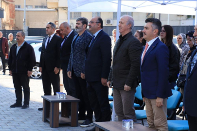 Demirtaşpaşa Mesleki ve Teknik Anadolu Lisesi'nde önlük giyme töreni...