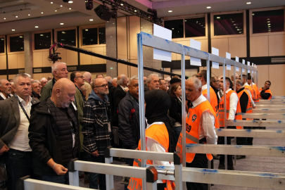 Beşiktaş’ta başkanlık seçimi başladı: 5 aday yarışıyor