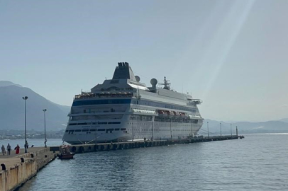Lüks kruvaziyer ‘Astoria Grande’ Alanya’ya demir attı