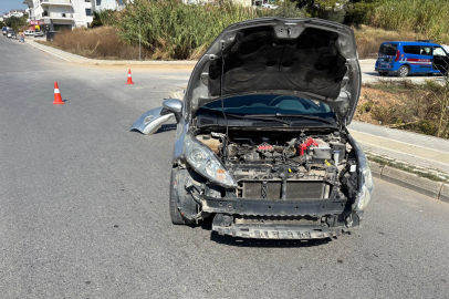 Manavgat’ta otomobiller çarpıştı: 2 yaralı