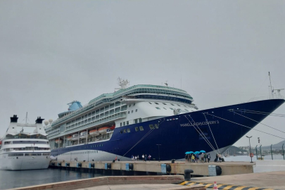 Bodrum'a 2 gemi ile 2 bin 64 yolcu geldi