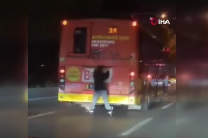 Bursa trafiğinde tehlikeli anlar: Genç canını hiçe saydı