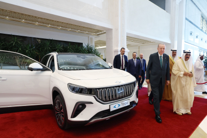 Erdoğan, Kuveyt Emiri es Sabah'a Togg aracı hediye etti