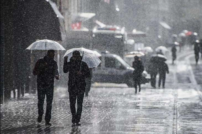 Meteoroloji açıkladı: Yağışlar yurdu saracak, fırtınaya dikkat!