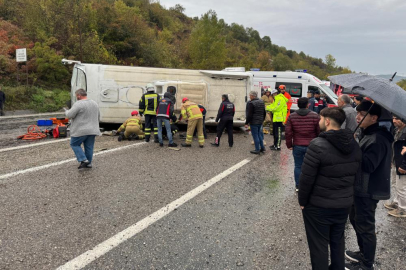 İşçi servisi devrildi: 1 ölü, 19 yaralı
