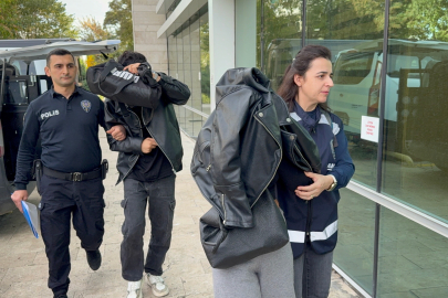 Samsun'da marketten yiyecek çalan 2 kişi yakalandı