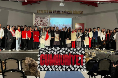Bursa Erkek Lisesi’nde “Cumhuriyeti Biz Böyle Kazandık” Oratoryosu