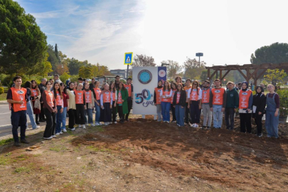 BUÜ’nün '50. Yıl Sokağı' fidanlarla renklendirildi