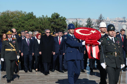 Cumhurbaşkanı Erdoğan başkanlığındaki devlet erkanı Anıtkabir’de