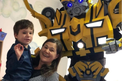 Bursa’da dev kostüm robotlar sahneleri fethediyor