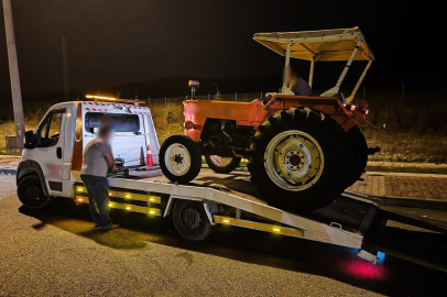 Bursa'da traktörle seyir eden sürücüye ceza ve trafikten men