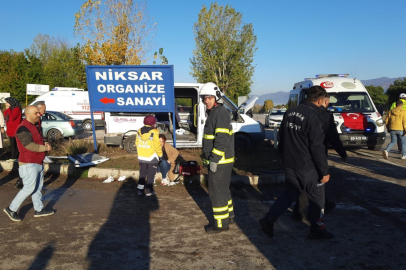 Tokat'ta iki işçi servisi çarpıştı: 10 yaralı