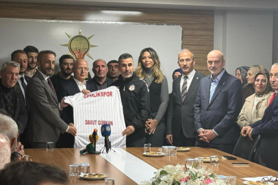 Gemlik'te AK Parti'ye 800 yeni üye katıldı