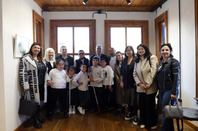 Mudanya’da Cumhuriyet Galerisi’nde sanat engel tanımıyor