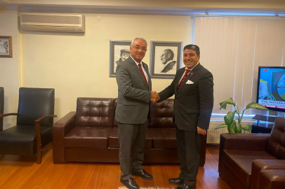 DSP Bursa'da Bayrak Mehmet Seskır’a teslim edildi