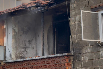 İznik'te iki katlı evde yangın paniği mahalleyi sardı