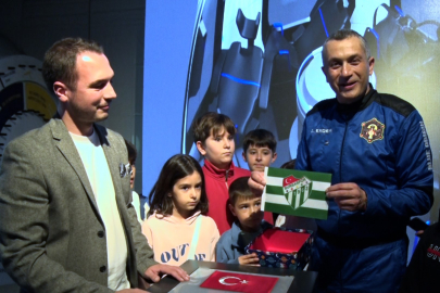 Bursaspor bayrağı uzaya çıktı