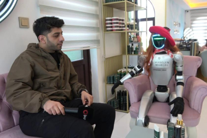 Bursa’da güzellik merkezine robot işçi mesaiye başladı