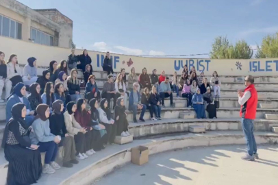 Bursa polisi, okul okul gezerek öğrencileri bilgilendirdi