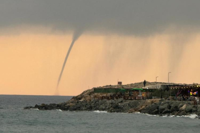 Akdeniz'deki hortum kameraya yansıdı
