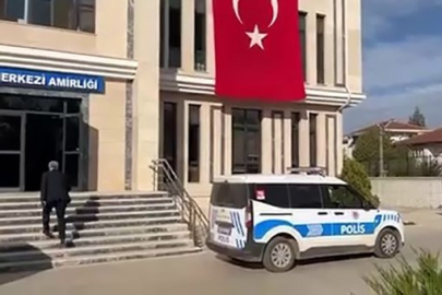 Bursa'da 28 yıl 8 ay hapis cezasıyla aranan 2 kişi yakalandı