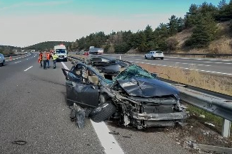 TEM’de korkunç kaza: 3 yaralı