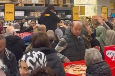 Bursa'da süpermarkette izdiham