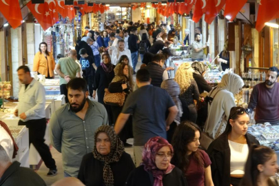 Tarihi mekanlarında adım atacak yer kalmadı