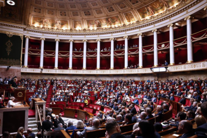 Fransa’da emeklilik reformu askıya alındı