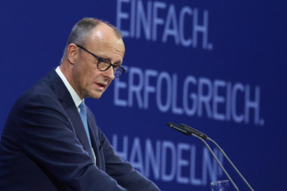 Merz: Ukraynalı gençler ülkelerinde kalarak hizmet etmeli