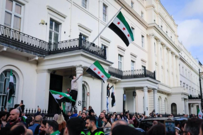 Suriye'nin Londra Büyükelçiliği 13 yıl sonra yeniden açıldı