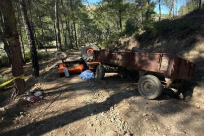 Antalya’da devrilen traktörün altında kalan sürücü hayatını kaybetti