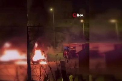 Hafif ticari araç yanarak kül oldu