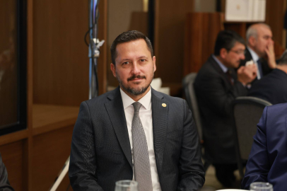 AK Partili Milletvekili trafik kazası geçirdi