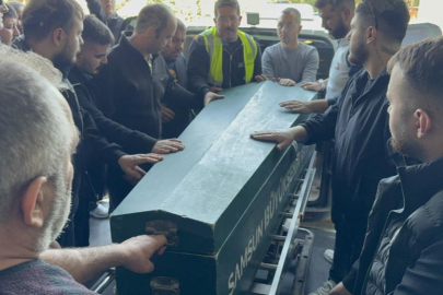 Arkadaşlar arasındaki şakalaşma, sonu oldu