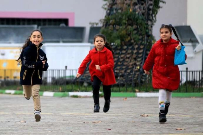 Okullar yarın açılıyor