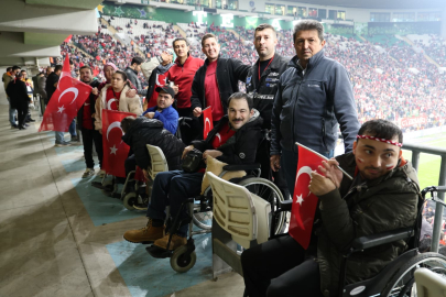 Osmangazi engelli bireylere Milli maç heyecanı yaşattı
