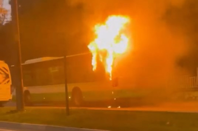 Bursa'da seyir halindeki otobüs alev aldı