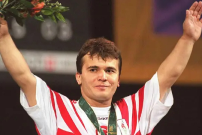 Naim Süleymanoğlu kabri başında anıldı