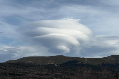 Uludağ semalarında mercek bulut...