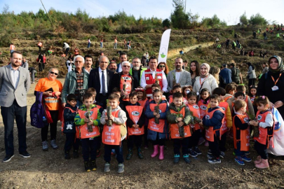 Bursa'da kitaplardan yeşerecek ormana ilk tohumlar bırakıldı