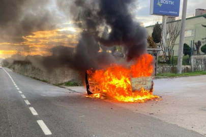 Bursa'da otomobil, alev topuna döndü