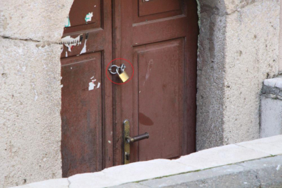 9 türbeye kilit vuruldu