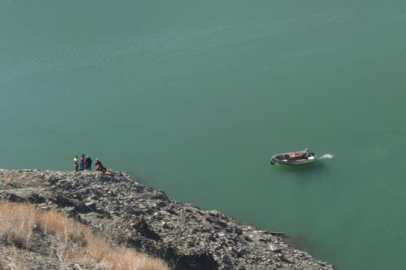 Araç baraja uçtu: 2 ölü